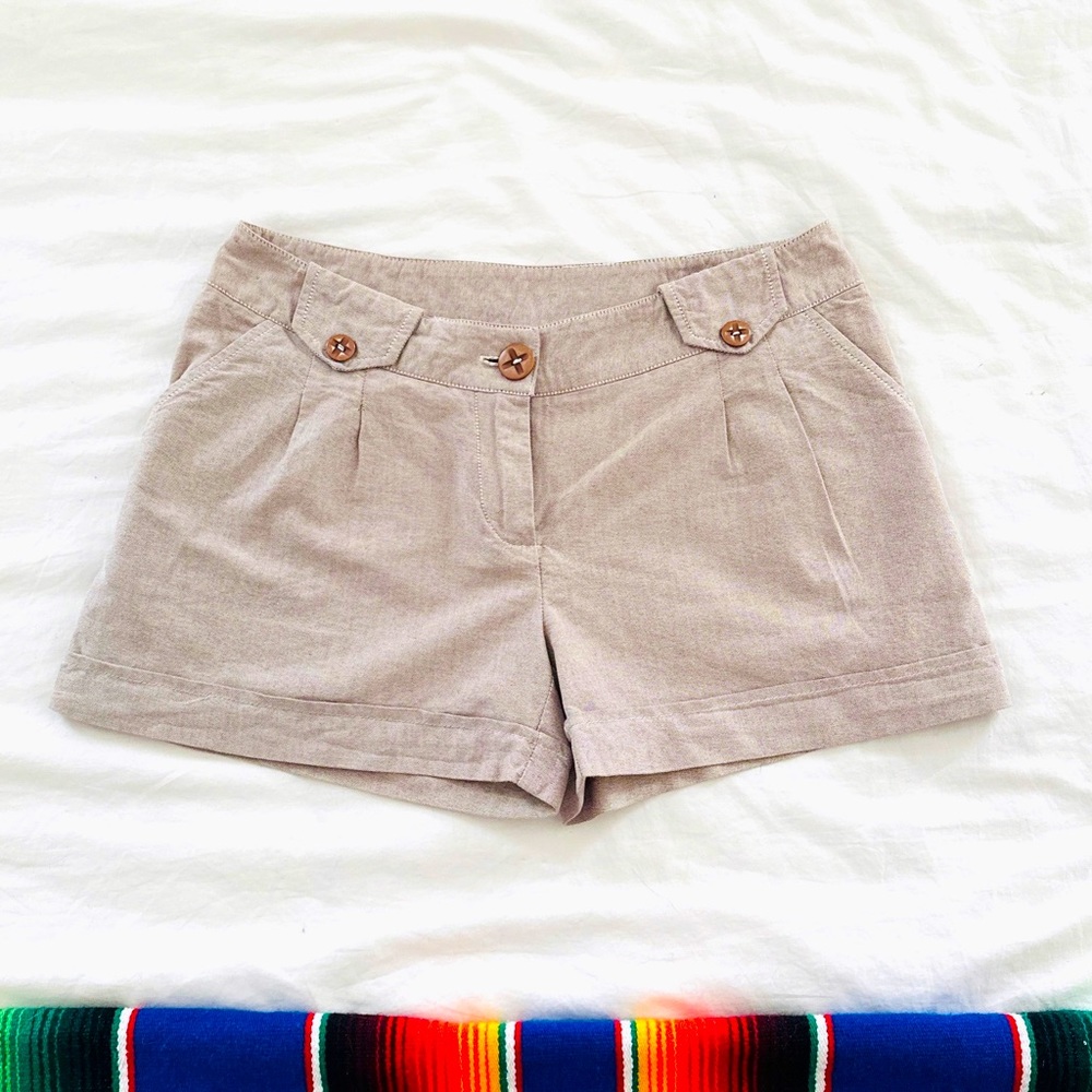 Jesa & Jonnie Y2K pleated linen tan shorts! Size jr 7